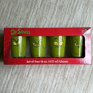 NIB The Grinch Smiles Glass Tumblers Dr. Seuss Vandor 16 Oz Drinking Item #54644